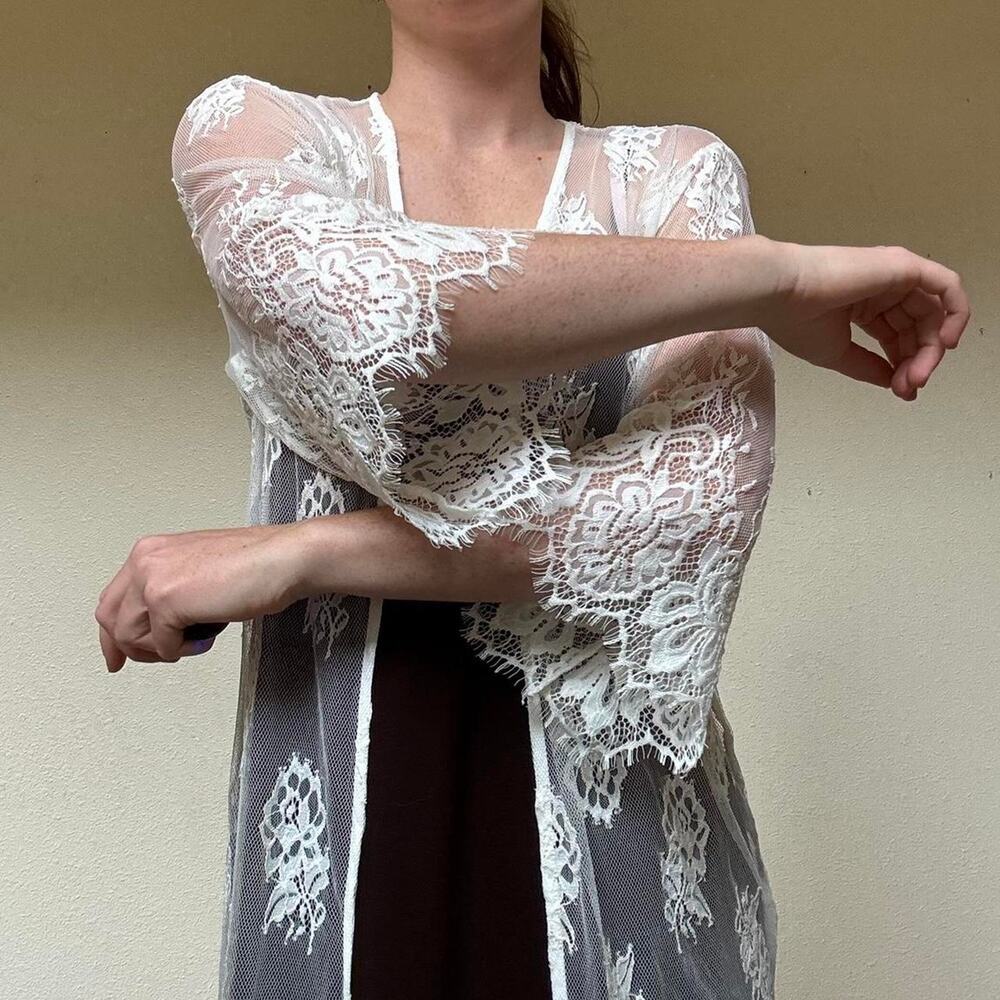 White lace sheer open front - Picture 3 of 7